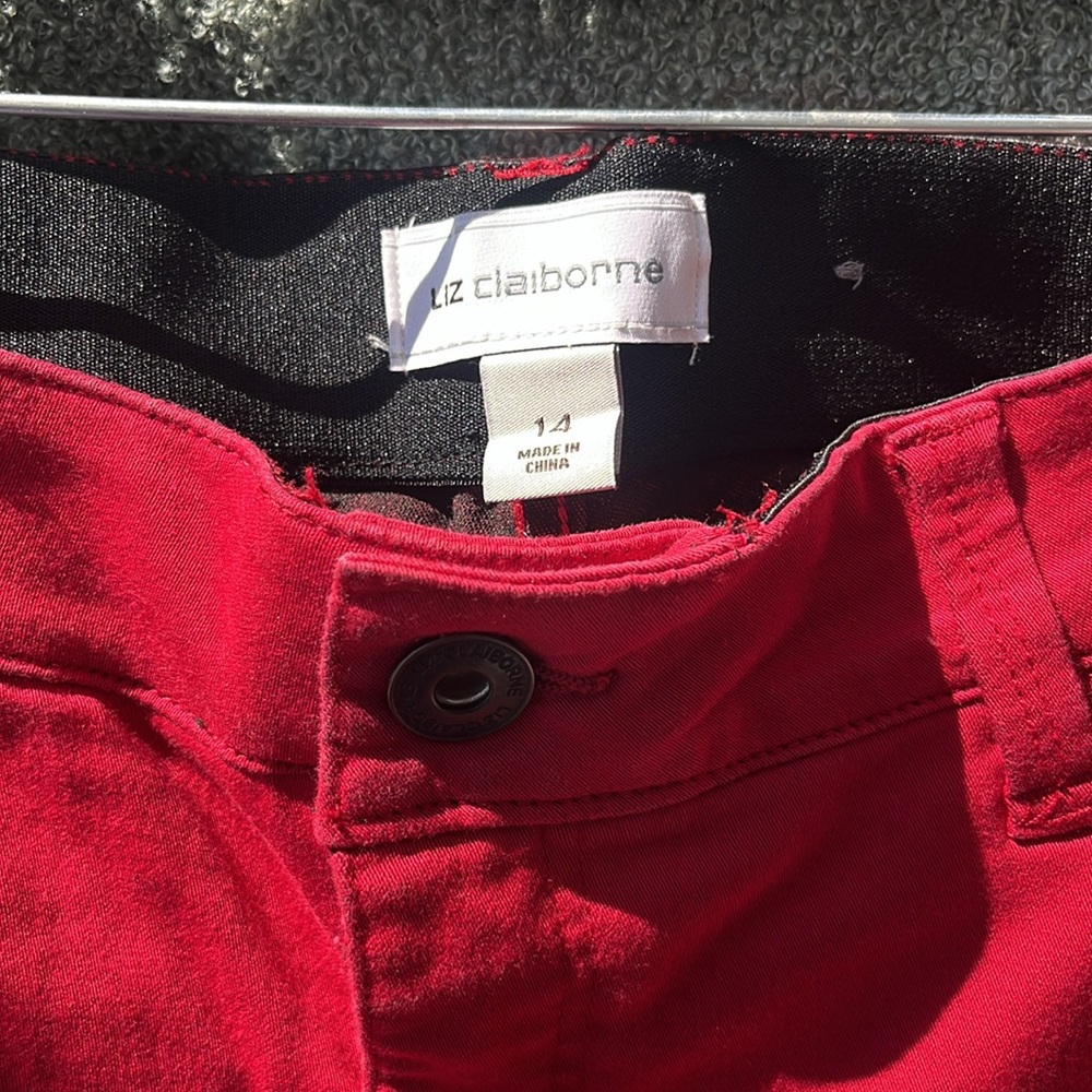 Red pants ! ❤️ - Picture 4 of 8